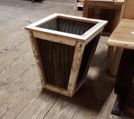 Southern Hills Rustic Furniture Planter